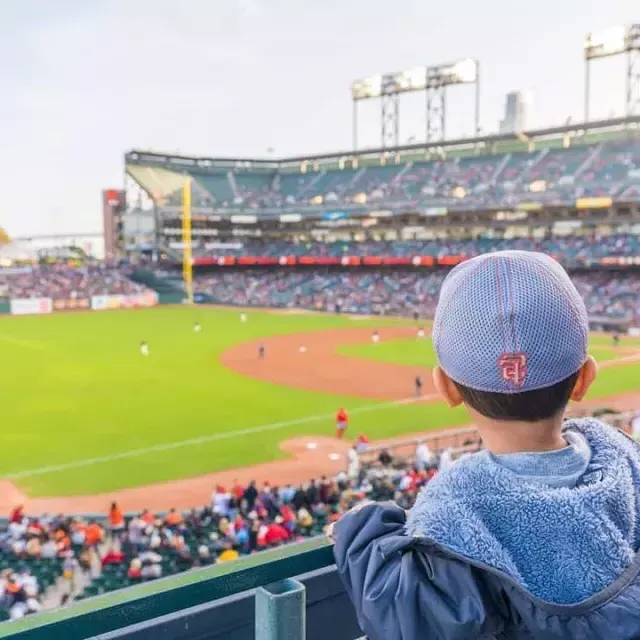 garçon au parc Oracle